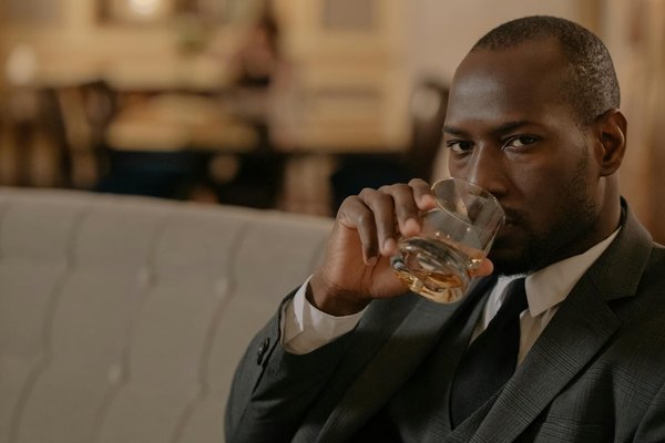 Utiliser l'analyse SWOT pour booster l'évaluation financière : stratégies et conseils